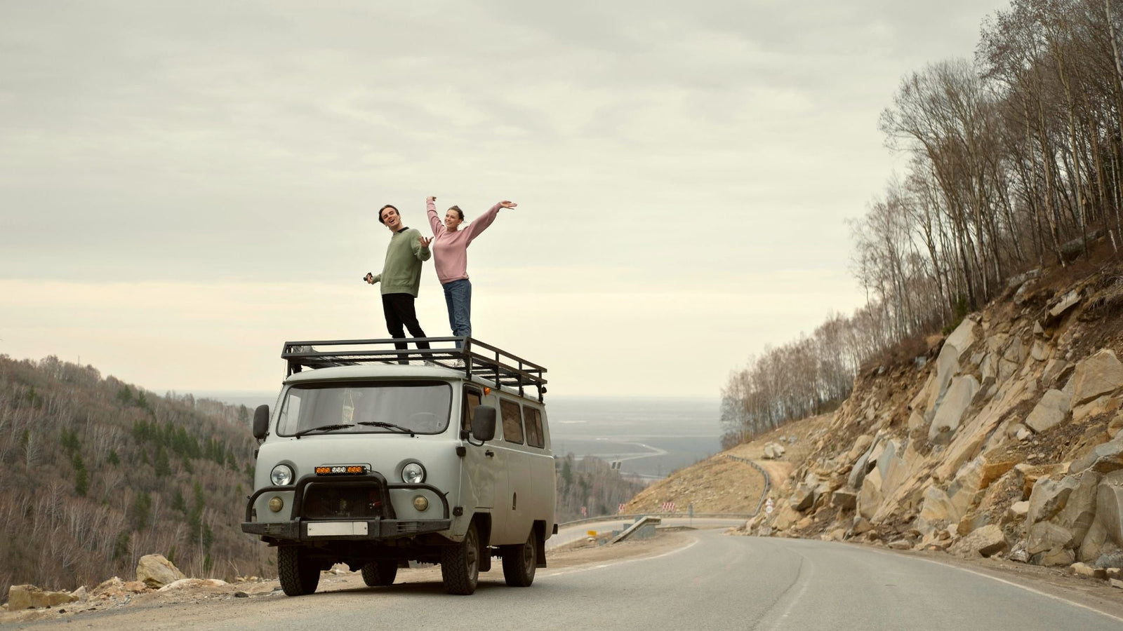 The Ultimate Guide to Off-Grid Solar Kits for Your Road Trip Adventures